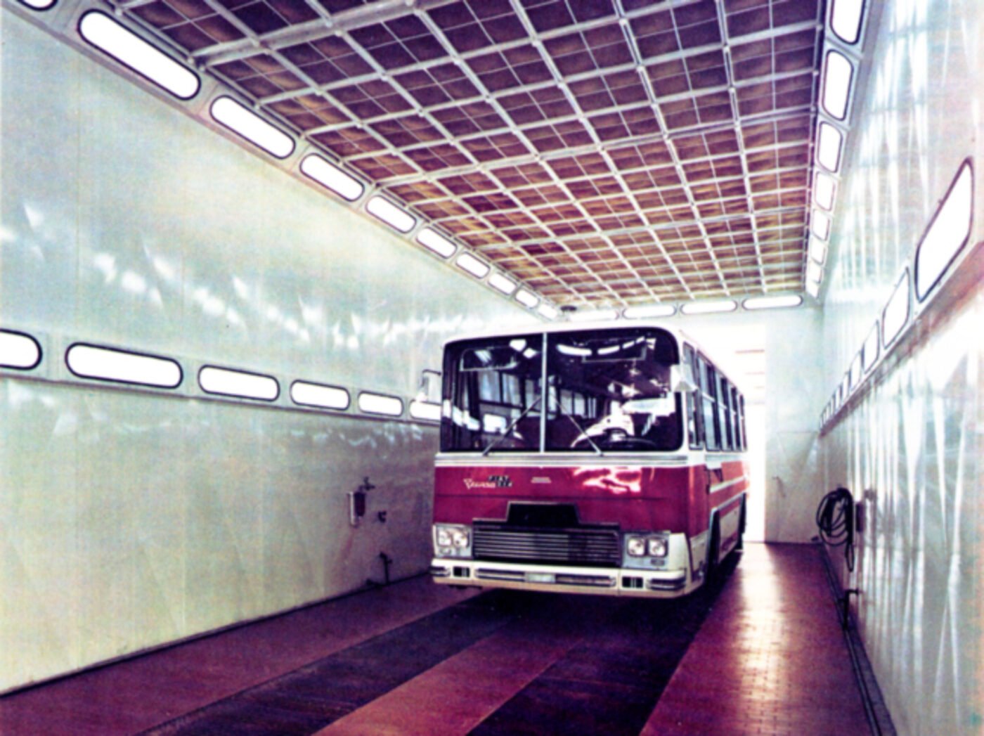 Cabine de peinture poids lourd Marini, 1970