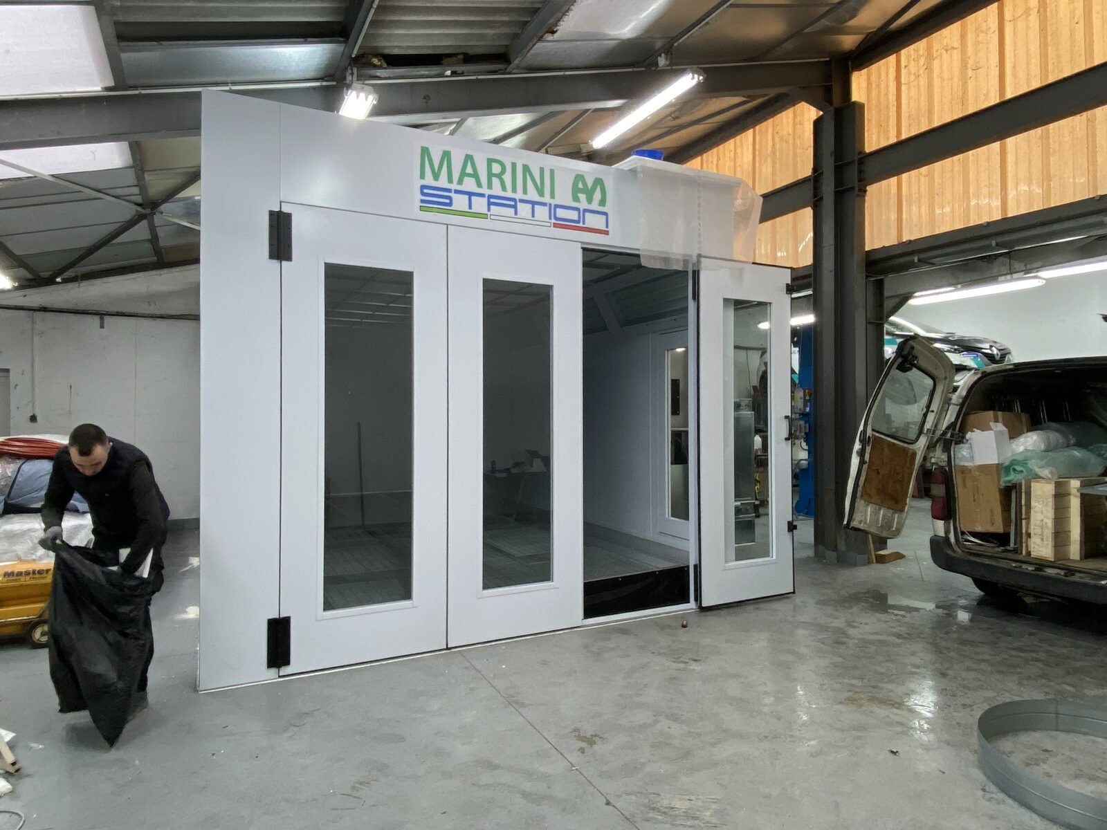 Cabine de peinture véhicule léger MARINI Station